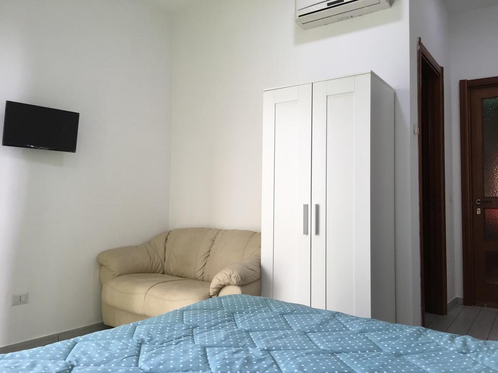 Top Floor Rentrooms 3* Napels