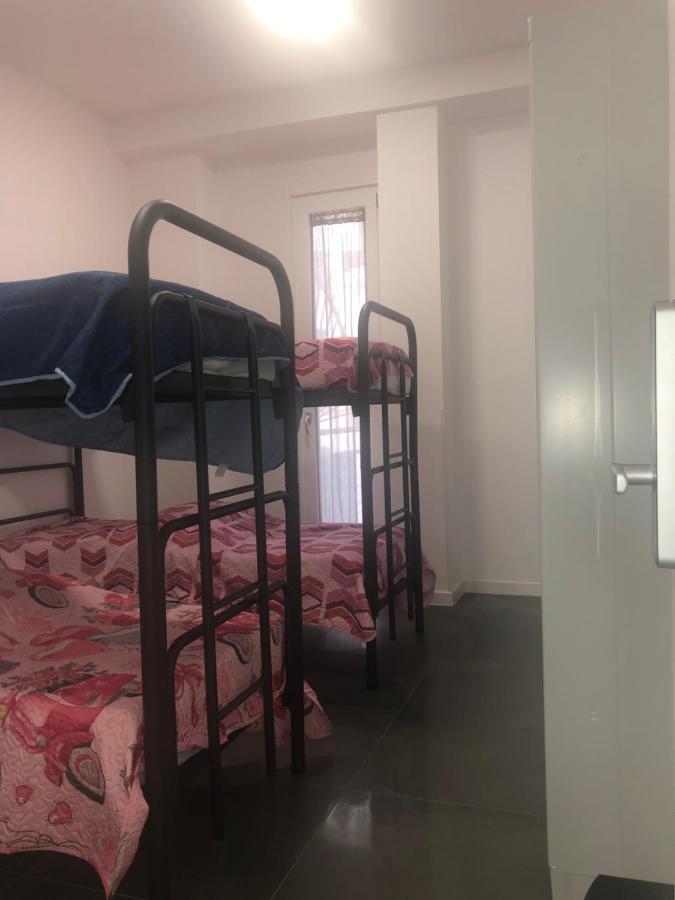 Top Floor Rentrooms 3*