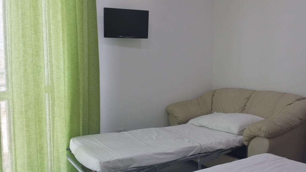 Top Floor Rentrooms 3*